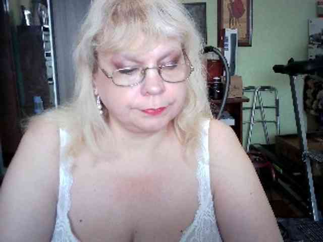 LOLA88888 webcam