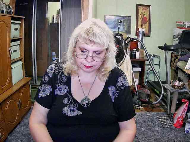 LOLA88888 webcam