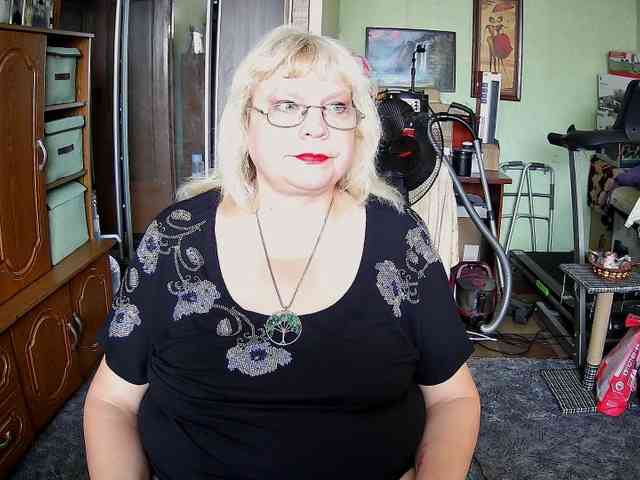 LOLA88888 webcam