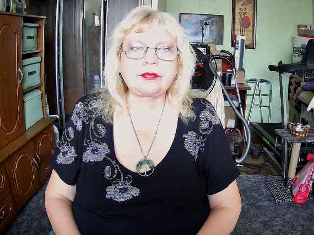 LOLA88888 webcam