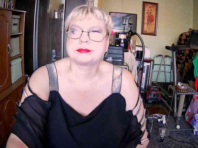 LOLA88888 webcam