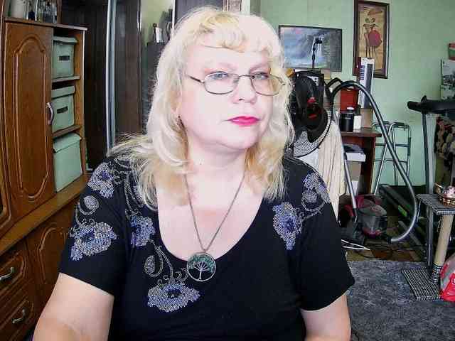 LOLA88888 webcam