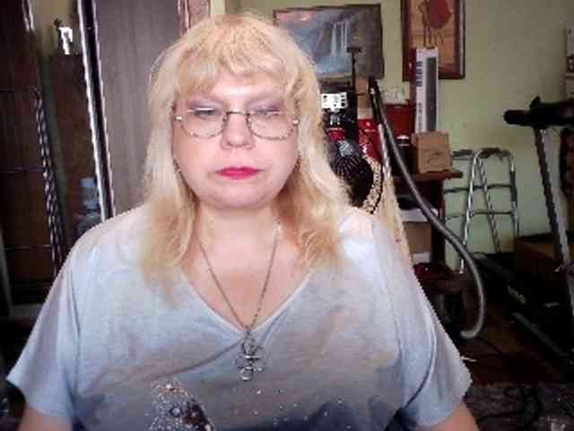 LOLA88888 webcam