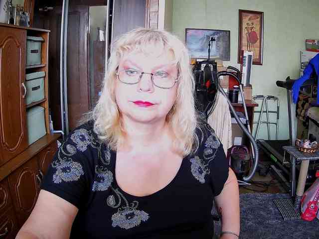 LOLA88888 webcam