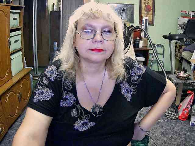 LOLA88888 webcam