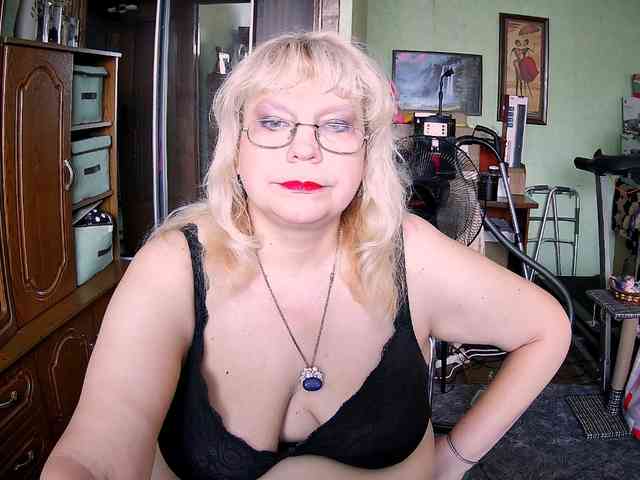 LOLA88888 webcam