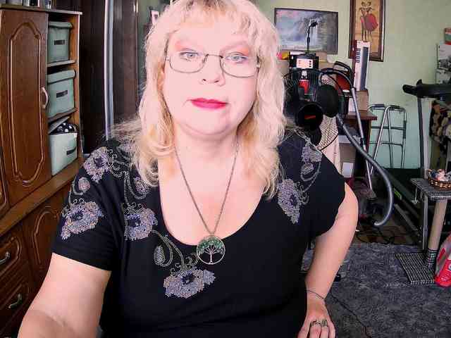 LOLA88888 webcam
