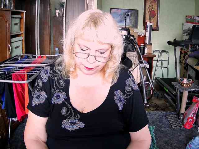 LOLA88888 webcam