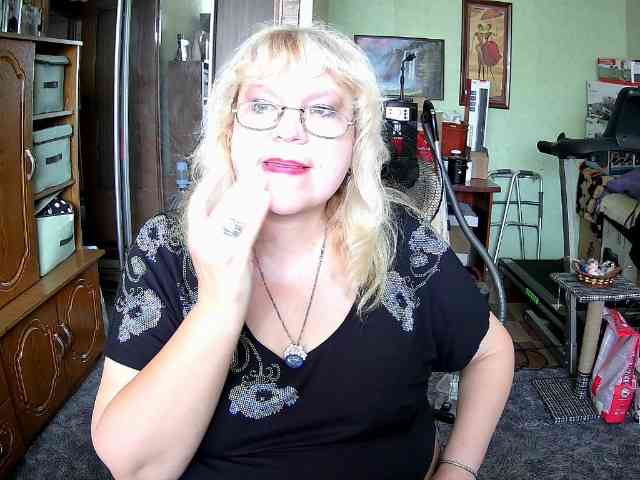 LOLA88888 webcam