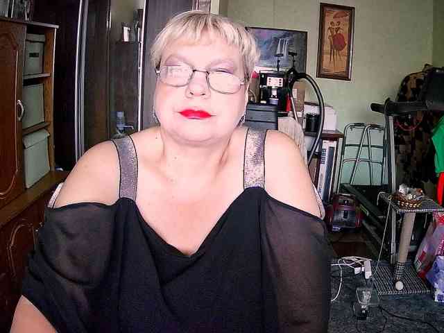 LOLA88888 webcam