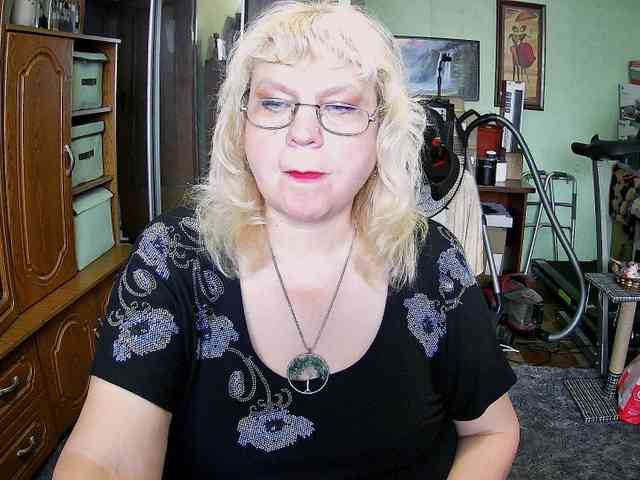 LOLA88888 webcam