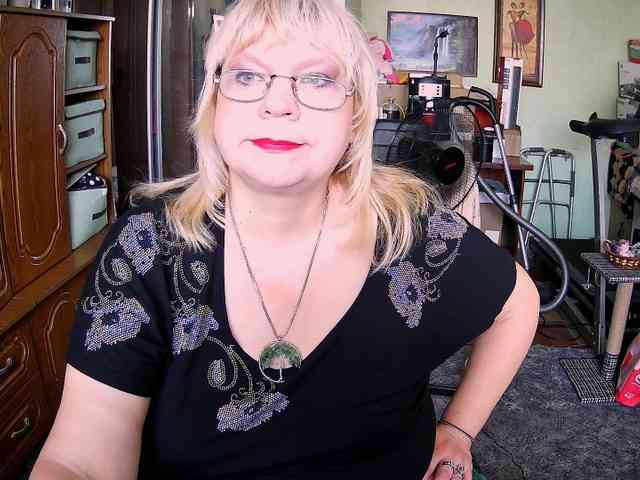 LOLA88888 webcam