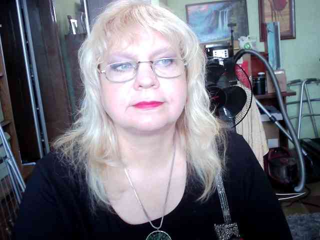 LOLA88888 webcam