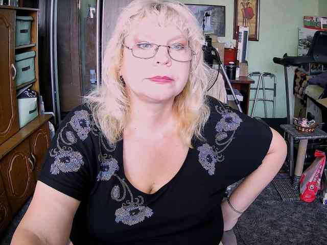 LOLA88888 webcam