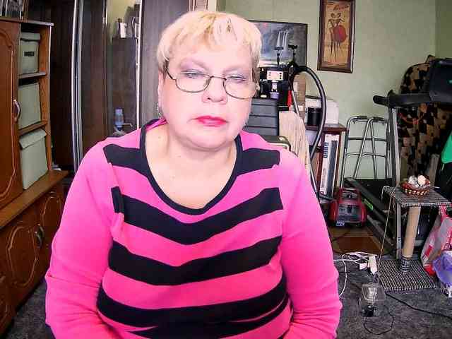 LOLA88888 webcam