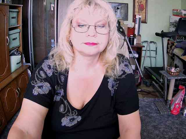 LOLA88888 webcam