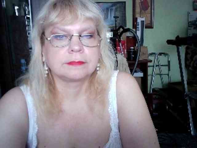 LOLA88888 webcam
