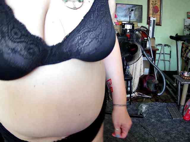 LOLA88888 webcam