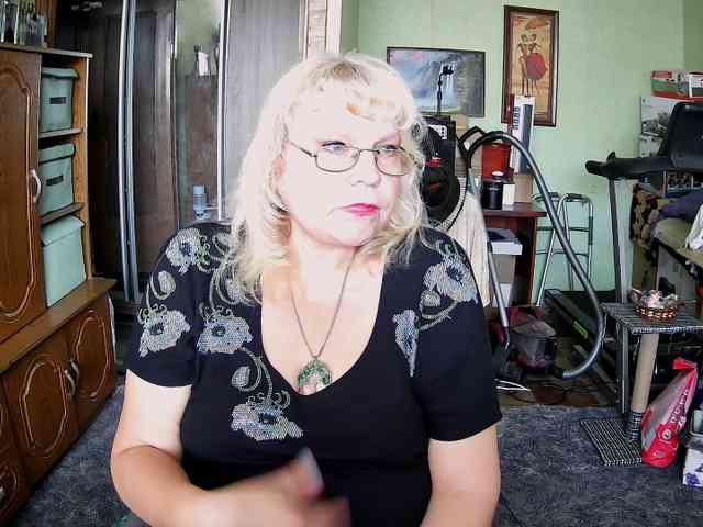 LOLA88888 webcam