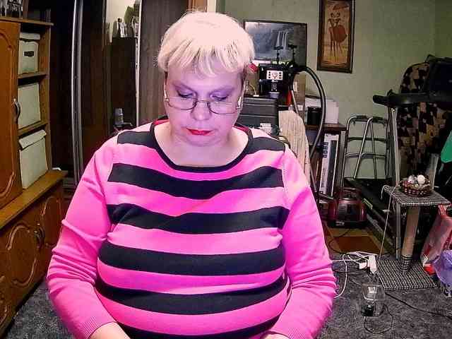 LOLA88888 webcam