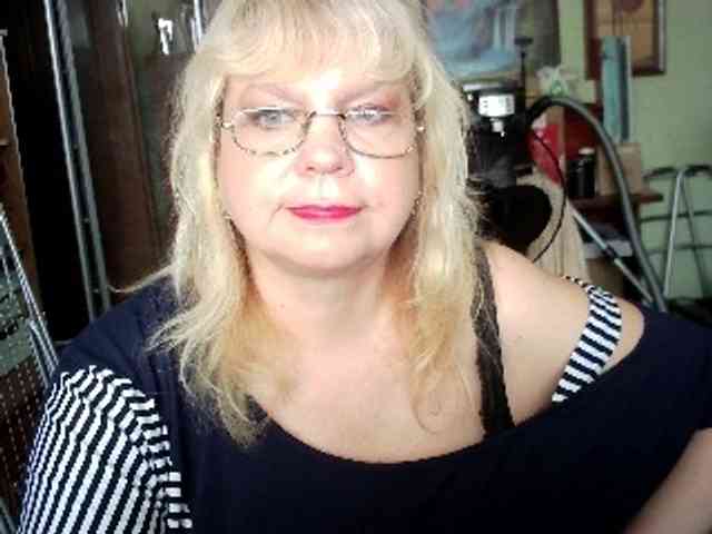 LOLA88888 webcam
