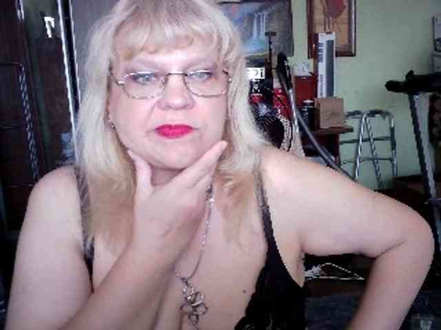 LOLA88888 webcam