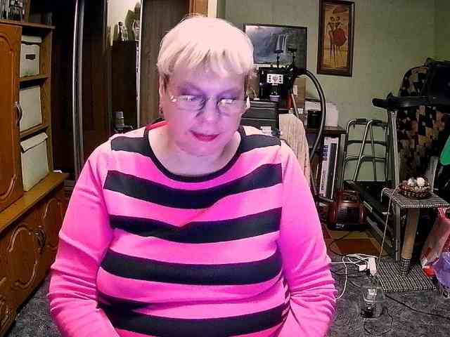 LOLA88888 webcam
