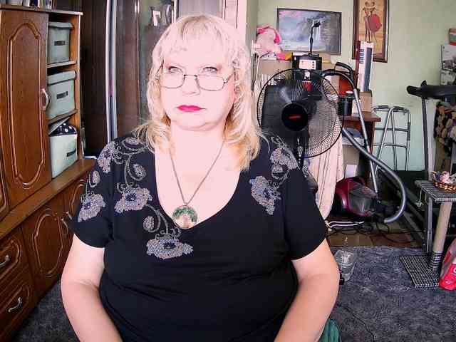 LOLA88888 webcam