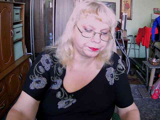 LOLA88888 webcam