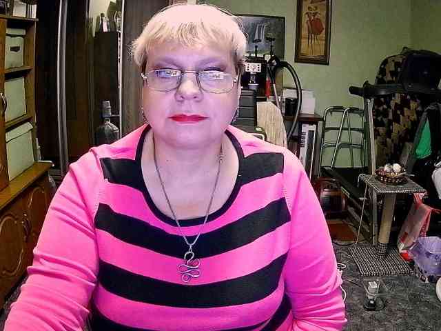 LOLA88888 webcam