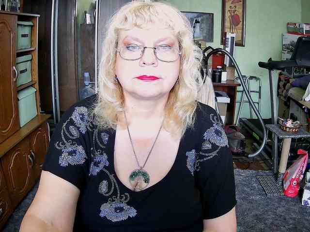 LOLA88888 webcam