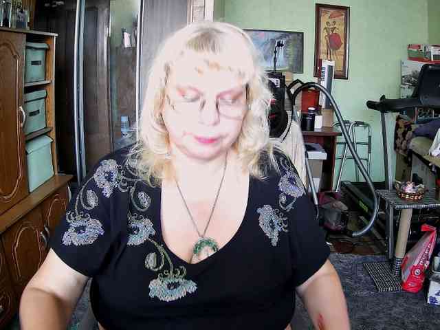 LOLA88888 webcam