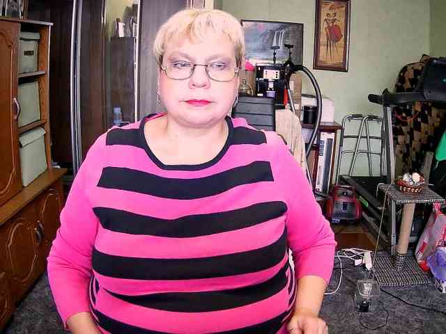 LOLA88888 webcam
