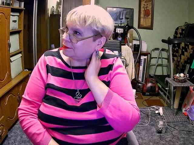 LOLA88888 webcam