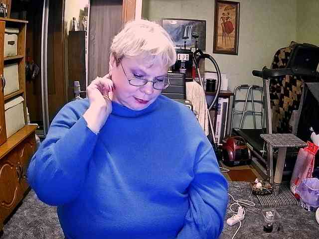 LOLA88888 webcam