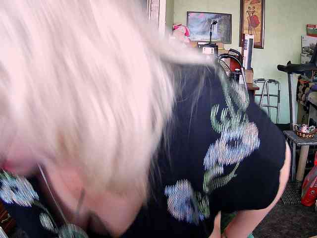 LOLA88888 webcam