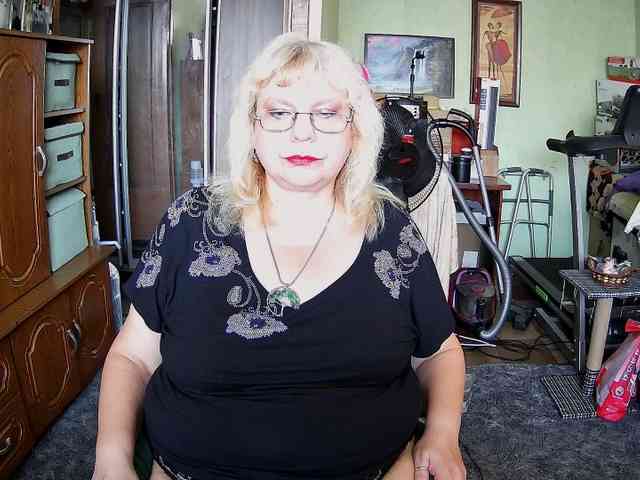 LOLA88888 webcam