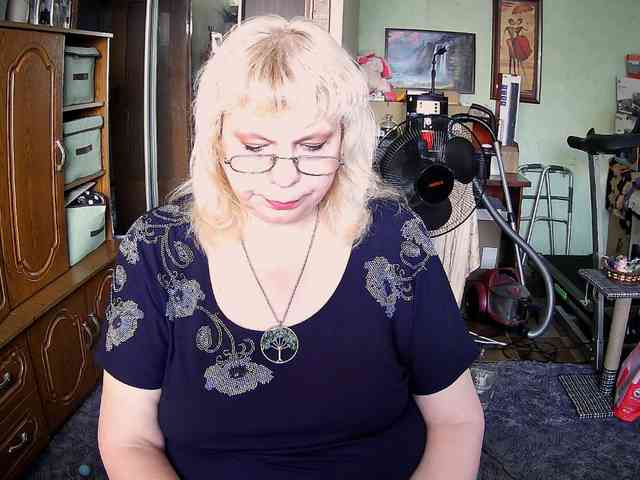 LOLA88888 webcam