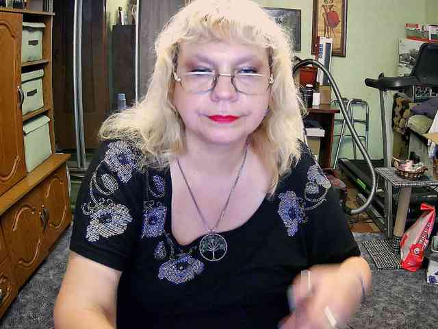 LOLA88888 webcam