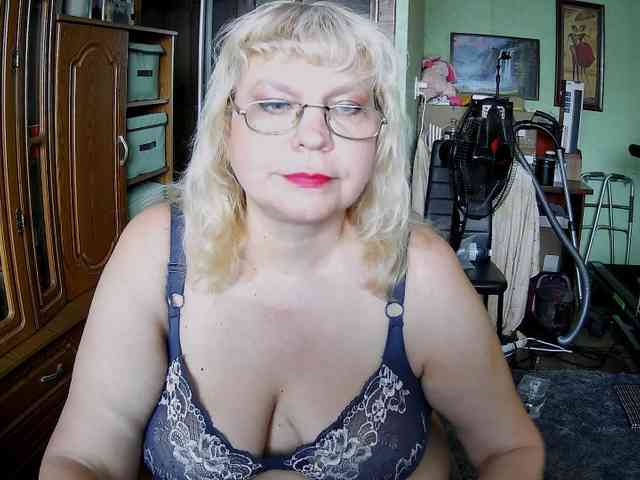 LOLA88888 webcam