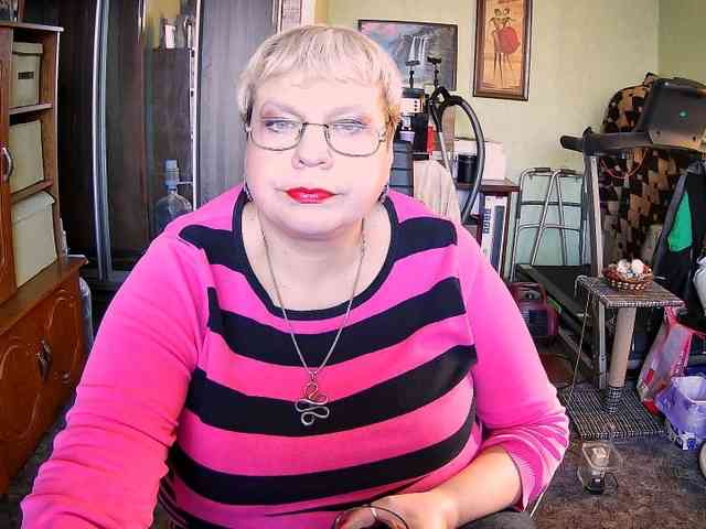LOLA88888 webcam