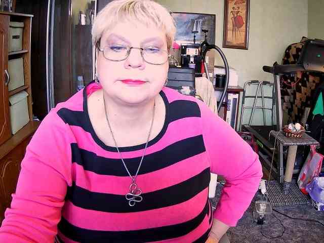 LOLA88888 webcam