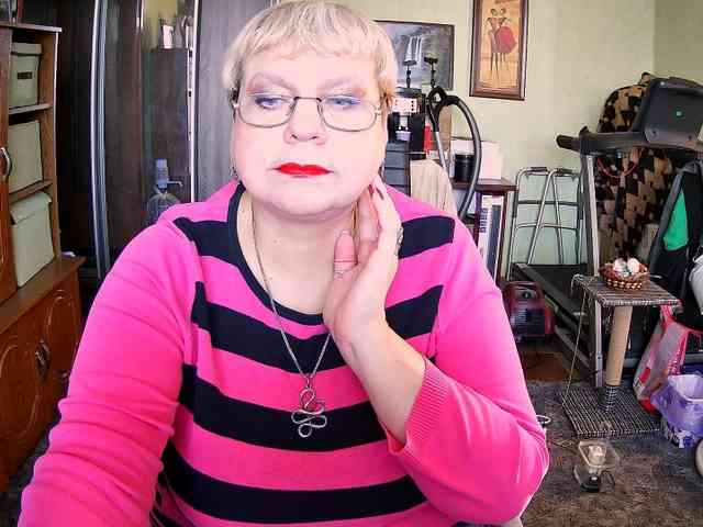 LOLA88888 webcam