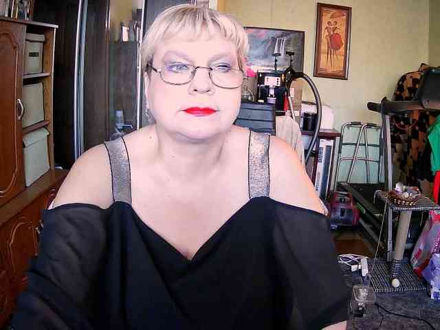 LOLA88888 webcam