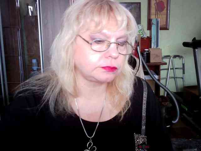 LOLA88888 webcam