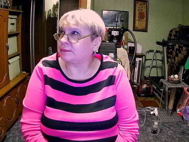 LOLA88888 webcam