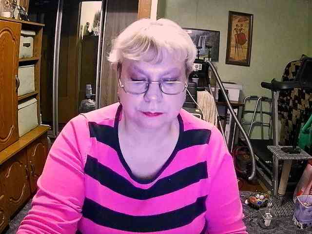 LOLA88888 webcam