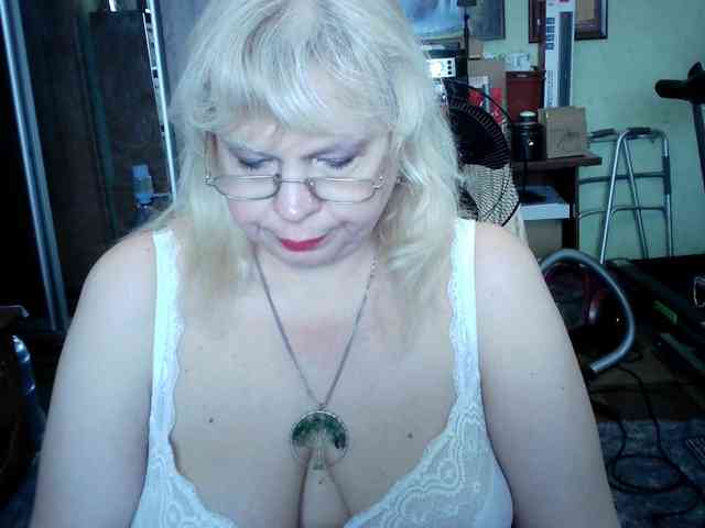LOLA88888 webcam