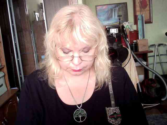 LOLA88888 webcam