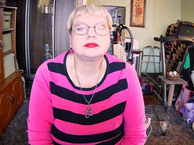 LOLA88888 webcam